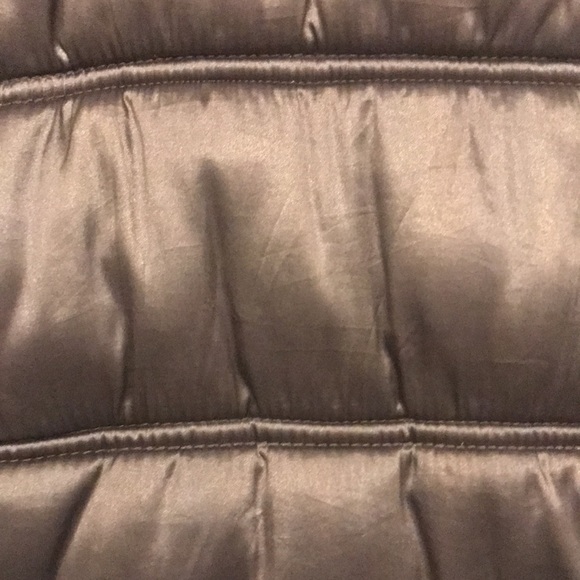 Liz Claiborne Puffer Vest - Picture 4 of 4